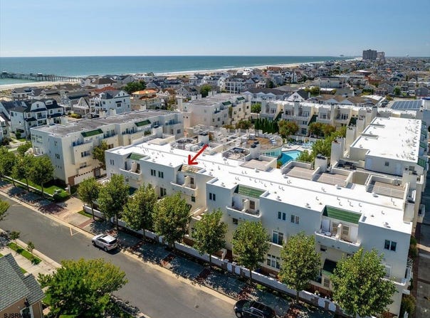 7701 Atlantic Ave, Margate, NJ 08402