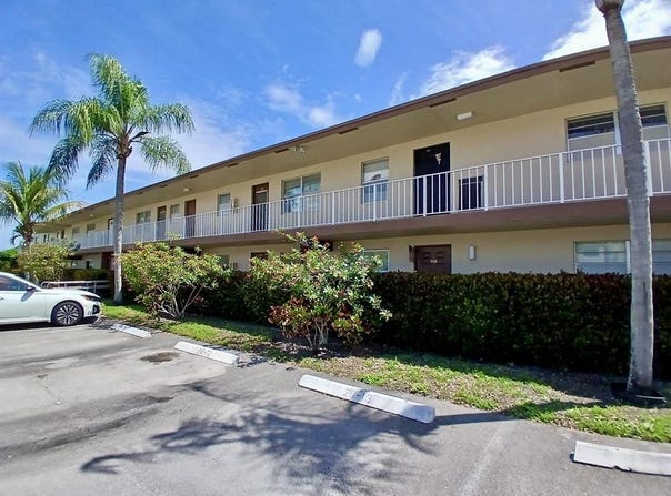 7400 NW 5TH Place, Margate, FL 33063