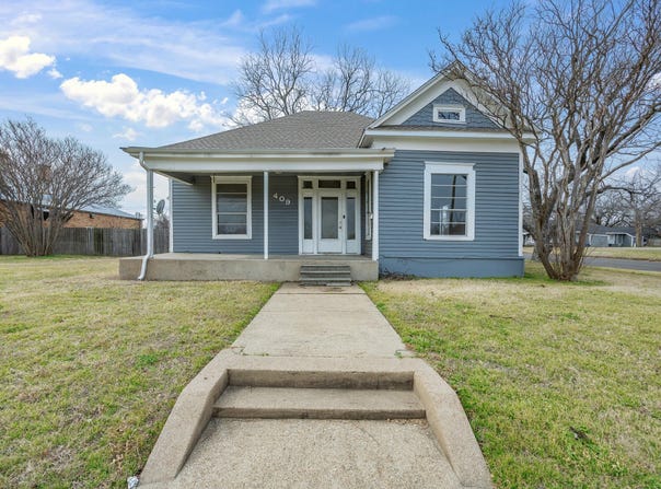 409 NW Main Street, Ennis, TX 75119