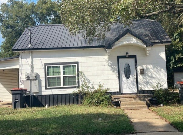 545 E Houston Street, Paris, TX 75460