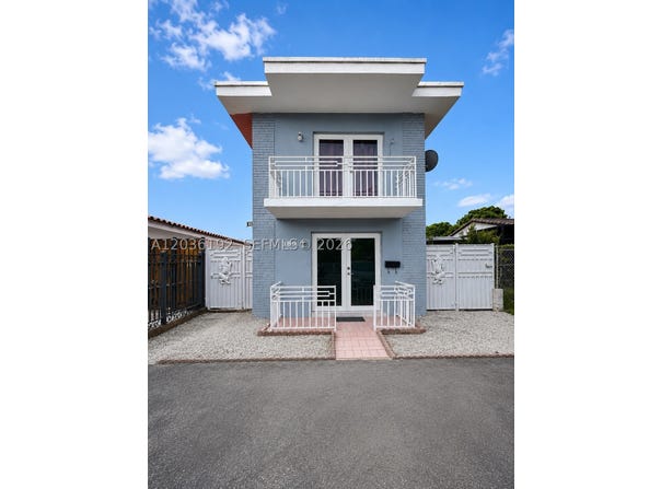 380 W 45th St, Hialeah, FL 33012