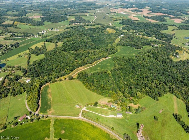 Fiat Road, Baltic, OH 44681