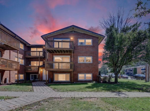 10751 S HARLEM Avenue, Worth, IL 60482