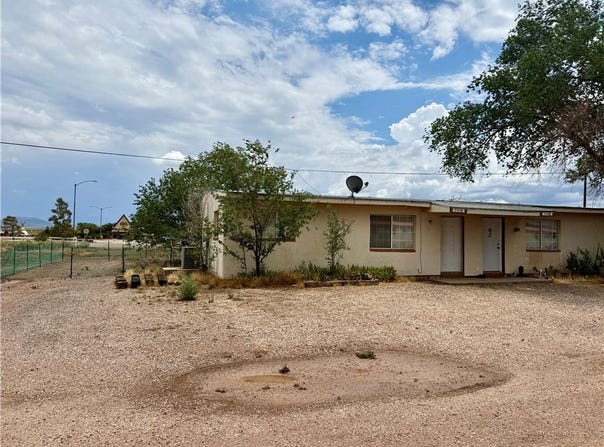 21425 I-40, Seligman, AZ 86337