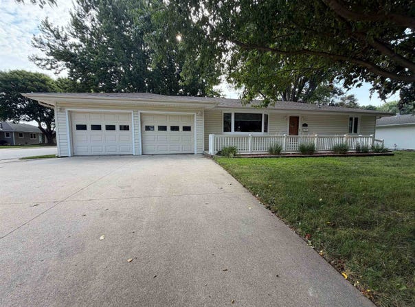 1010 Colfax Street, Boyden, IA 51234