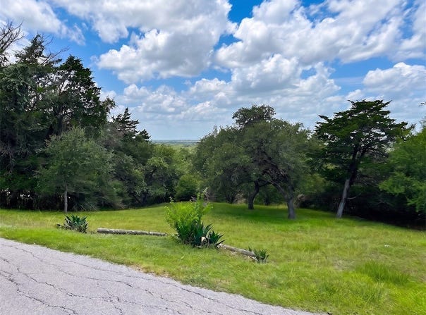 404 Valley View Drive, La Grange, TX 78945