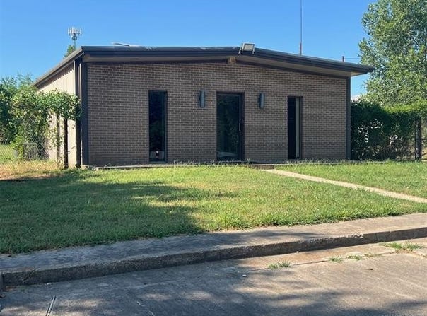 211 E 6th Street, Ada, OK 74820