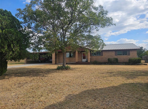 1300 Bailey Street, Coleman, TX 76834