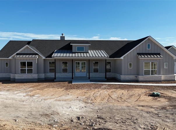 2209 Whitewater Dr, Bertram, TX 78605