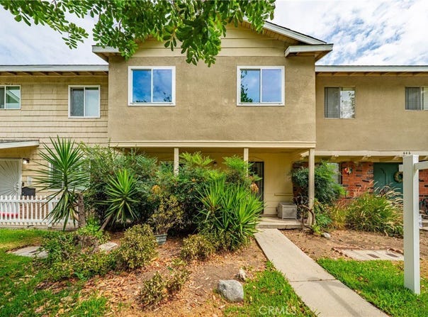 644 E Lee Place, Azusa, CA 91702