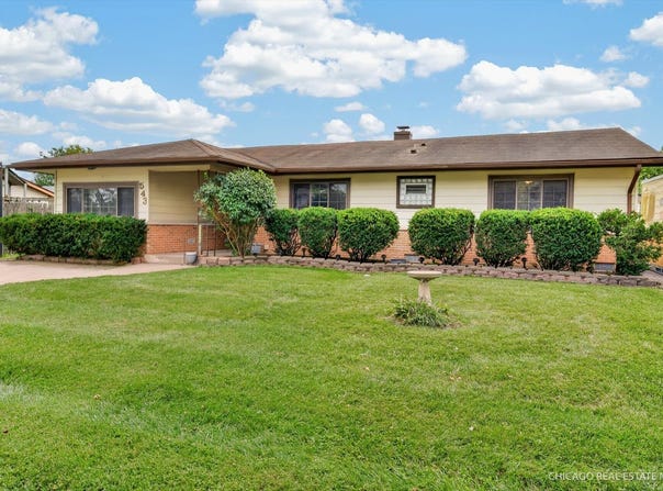 543 Germaine Lane, Elk Grove Village, IL 60007