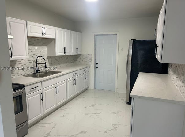 3070 NW 97th St, Miami, FL 33147