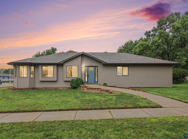 905 N Union Ave, Madison, SD 57042