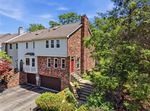 329 Spring Run Dr, Monroeville, PA 15146