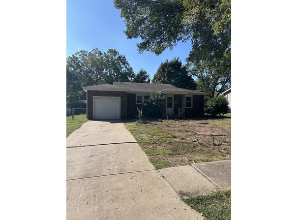 3039 S Parkview Avenue, Springfield, MO 65804