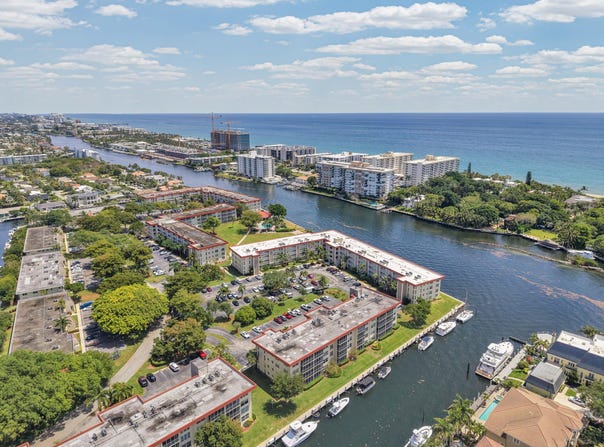 3050 NE 48th Court, Lighthouse Point, FL 33064