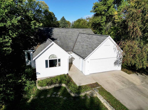 903 Ridge Road, Decorah, IA 52101
