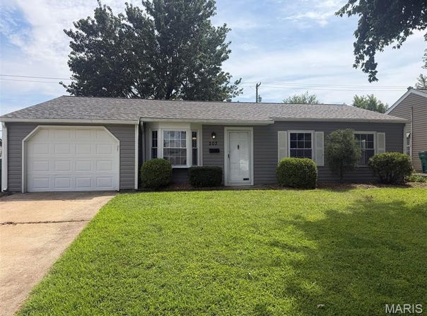 203 Dartmouth Drive, O'Fallon, IL 62269