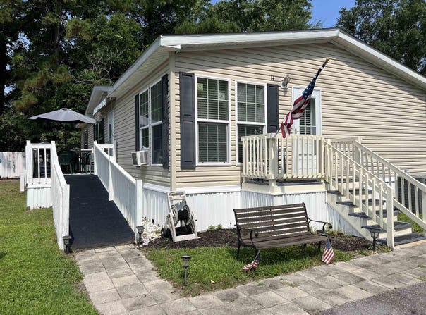 14 Shamrock Circle, Murrells Inlet, SC 29576