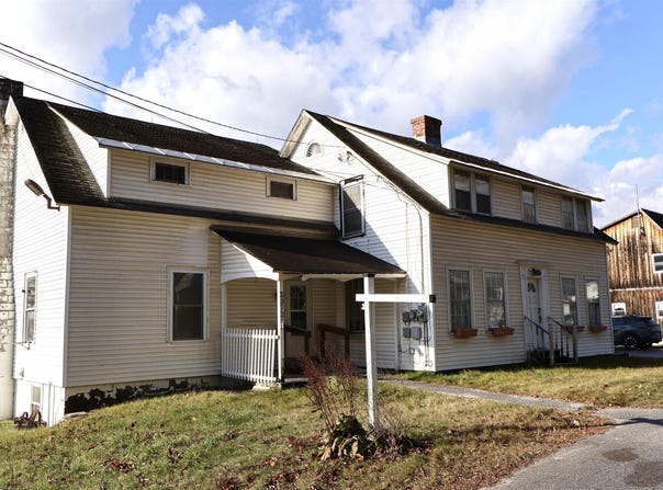 2072 N Main Street, Londonderry, VT 05148