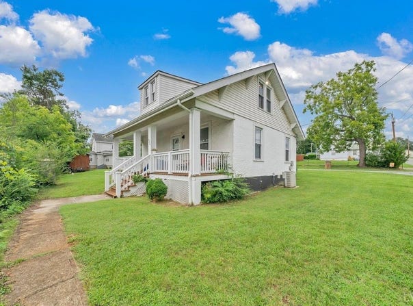 404 9th St, Altavista, VA 24517