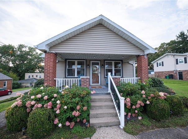 501 Hillcrest Ave, Patterson Twp, PA 15010