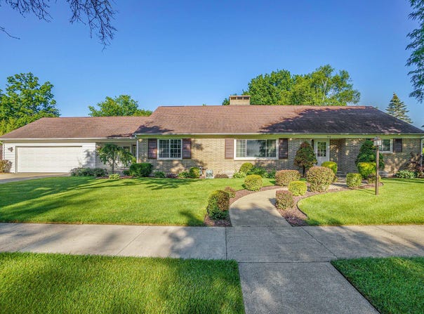 906 Walnut Street, Three Rivers, MI 49093