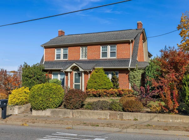 705 RICHMOND AVE, STAUNTON, VA 24401