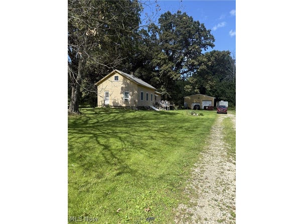 6887 Tallmadge Road, Rootstown, OH 44272