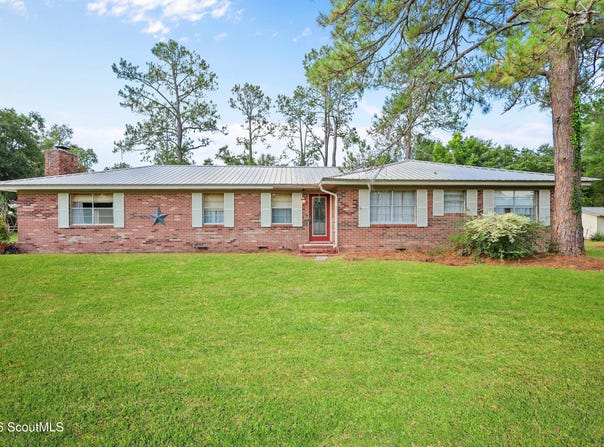 3275 Crestview Drive, Blackshear, GA 31516