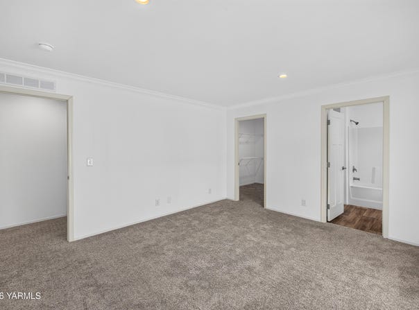 2681 E Edison Ave, Sunnyside, WA 98944