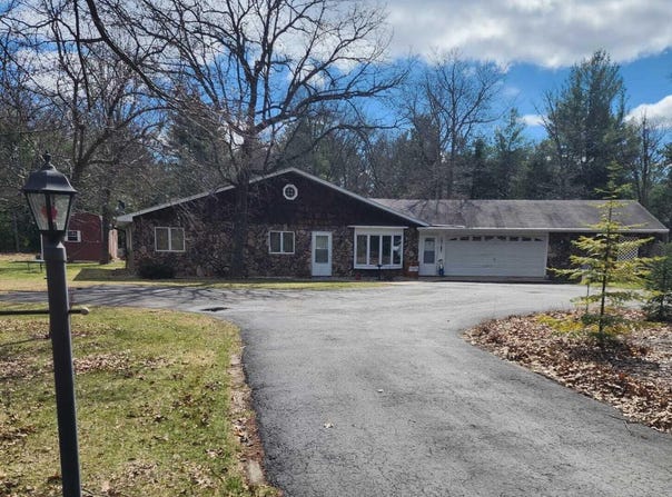 520 N 4th Ave, Redgranite, WI 54970