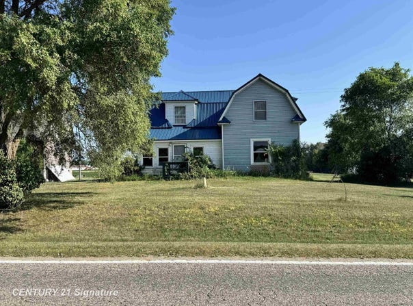 5732 E Grass Lake Road, Clare, MI 48617