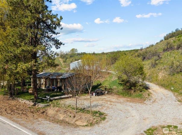 762 Boyd Loop Road, Manson, WA 98831