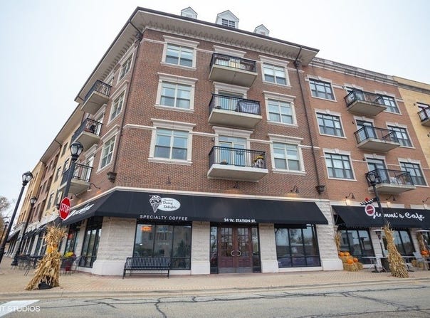 24 W Station Street, Palatine, IL 60067