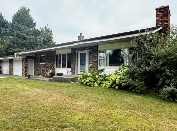 2364 Vanyea Road, Cheboygan, MI 49721