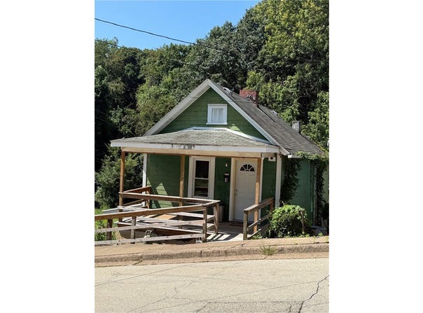 1079 Marelda Ave, Donora, PA 15033