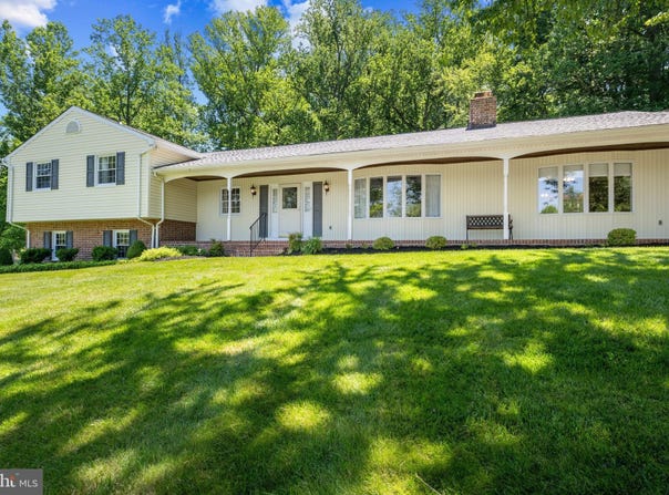 6 STONEHURST Road, PHOENIX, MD 21131
