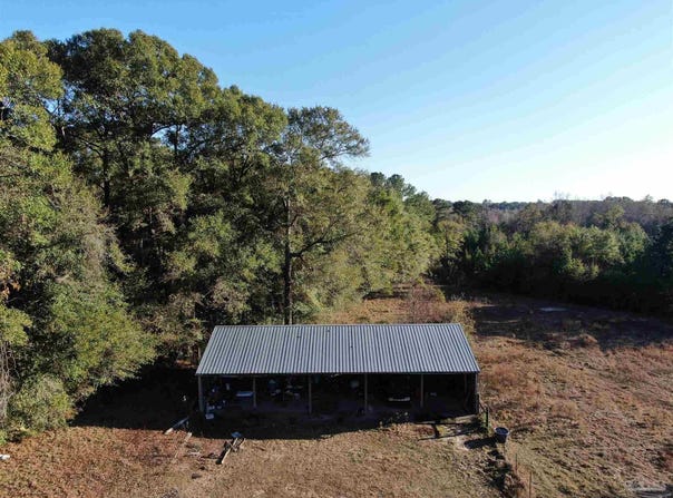 205 Varnum Rd, Laurel Hill, FL 32567