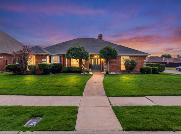 9021 Silverdollar Trail, Irving, TX 75063