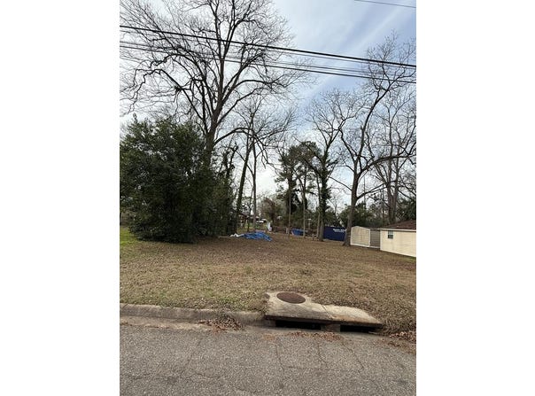 607 Blackshear St, Dothan, AL 36303