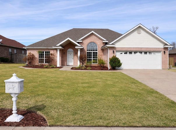 137 GRIZZLY BEAR, White Hall, AR 71602