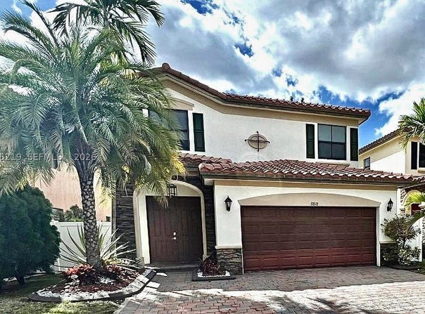 8818 W 33 RD Ave, Hialeah, FL 33018