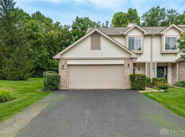 8602 Timber Park Drive, Centerville, OH 45458