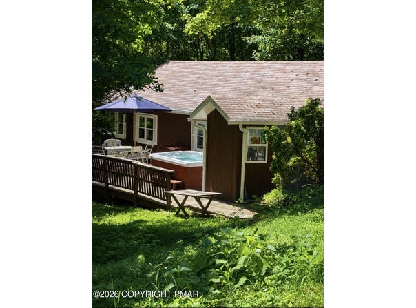 122 Hemlock Trail, Scotrun, PA 18355