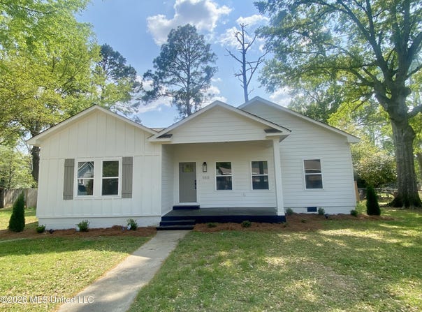 100 Lamar Street, Crystal Springs, MS 39059