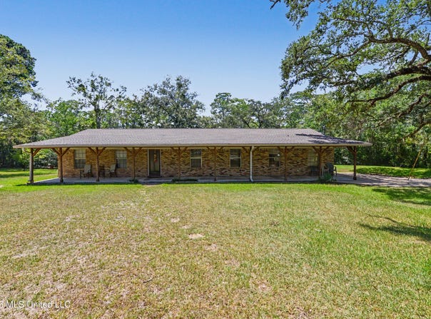 3400 Yucca Avenue, Moss Point, MS 39562