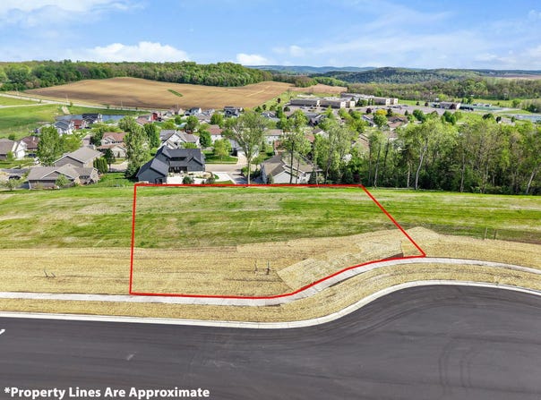 Highland Court lot: 83, Lodi, WI 53555