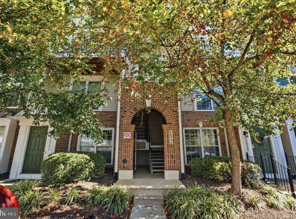 46956 COURTYARD Square, STERLING, VA 20164