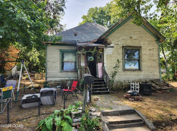 717 Bois De Arc Street, Carthage, MO 64836